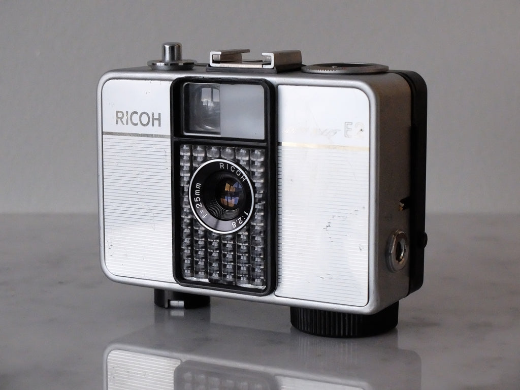 Ricoh SE Half Frame Camera w/ 25mm f2.8 Lens & New Seals
