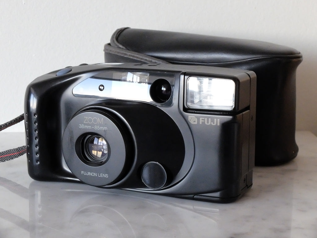 Fujifilm Zoom Cardia 900 Date w/ 38-85mm Lens, Case, Strap