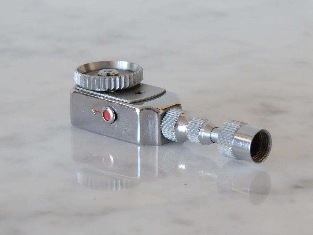 Etsumi Thread-Mount Self-Timer for Leica Barnack Cameras