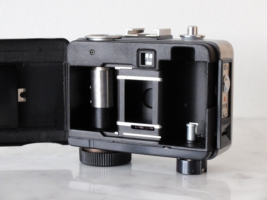 Ricoh SE2 Half Frame Camera w/ 25mm f2.8 Lens & New Seals