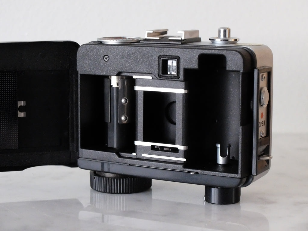 Ricoh SE Half Frame Camera w/ 25mm f2.8 Lens & New Seals
